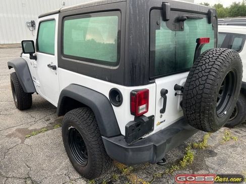 Used 2017 Jeep Wrangler Sport w/ Connectivity Group AWD/4WD image 4