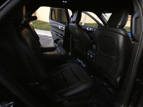 Used 2020 Ford Explorer XLT w/ Equipment Group 202A image 36