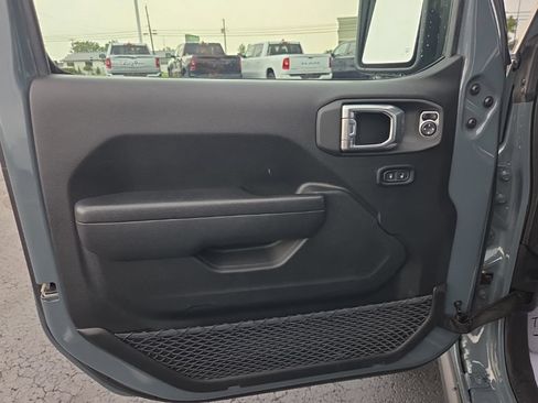 Used 2026 Jeep Gladiator Rubicon AWD/4WD image 19