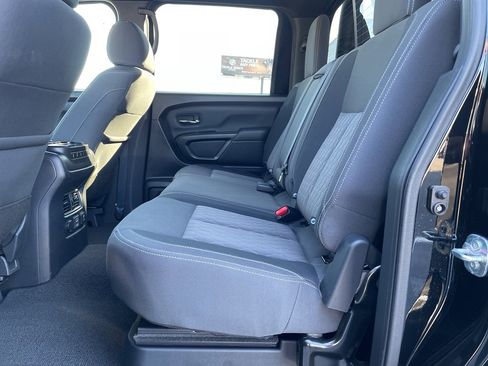 Used 2024 Nissan Titan SV image 19