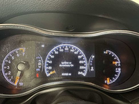 Used 2021 Jeep Grand Cherokee Freedom Edition image 19