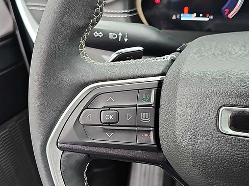 Used 2023 Jeep Grand Cherokee Altitude image 22