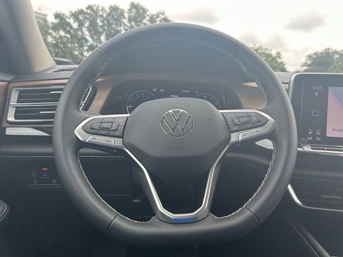 New 2026 Volkswagen Atlas SE FWD image 15