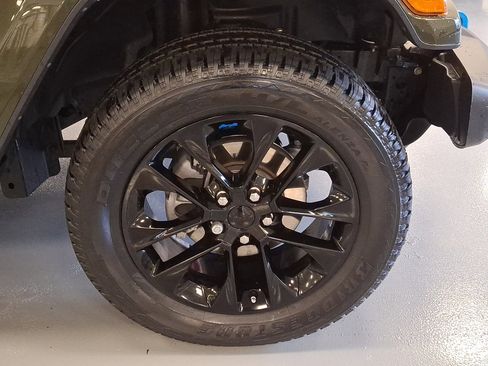 Certified 2022 Jeep Wrangler Unlimited Sahara w/ Cold Weather Group image 8