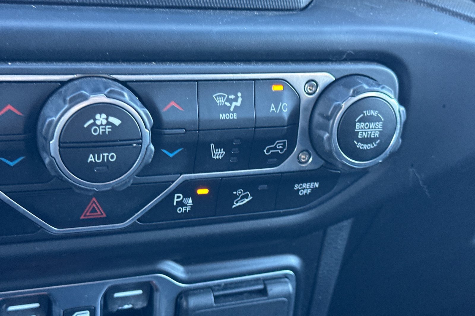 Used 2020 Jeep Wrangler Unlimited Sport AWD/4WD image 29