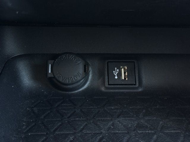 Used 2025 Toyota RAV4 XLE FWD image 22