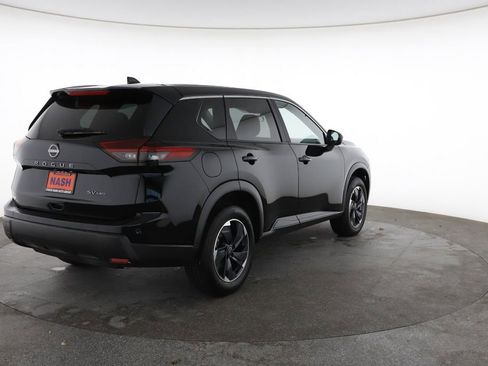 Used 2024 Nissan Rogue SV AWD/4WD image 12