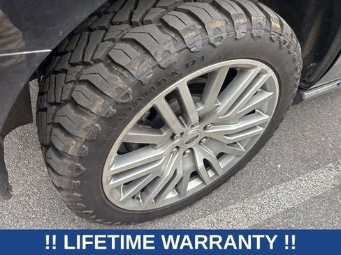 Used 2023 Ford Expedition Platinum image 16