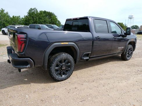 New 2026 GMC Sierra 2500 AT4 w/ AT4 Premium Plus Package AWD/4WD image 4