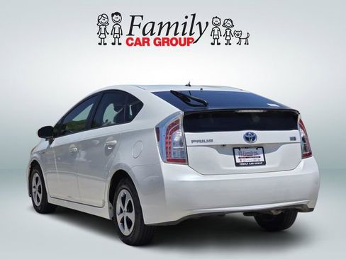 Used 2015 Toyota Prius Two FWD image 3