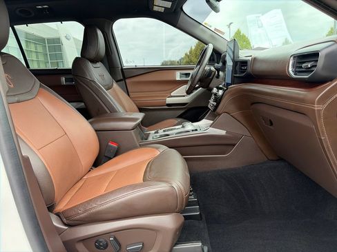 Used 2021 Ford Explorer King Ranch w/ Premium Technology Package AWD/4WD image 13