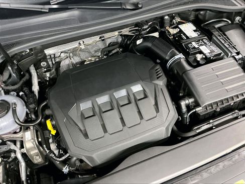 Certified 2025 Audi Q3 2.0T Premium image 33