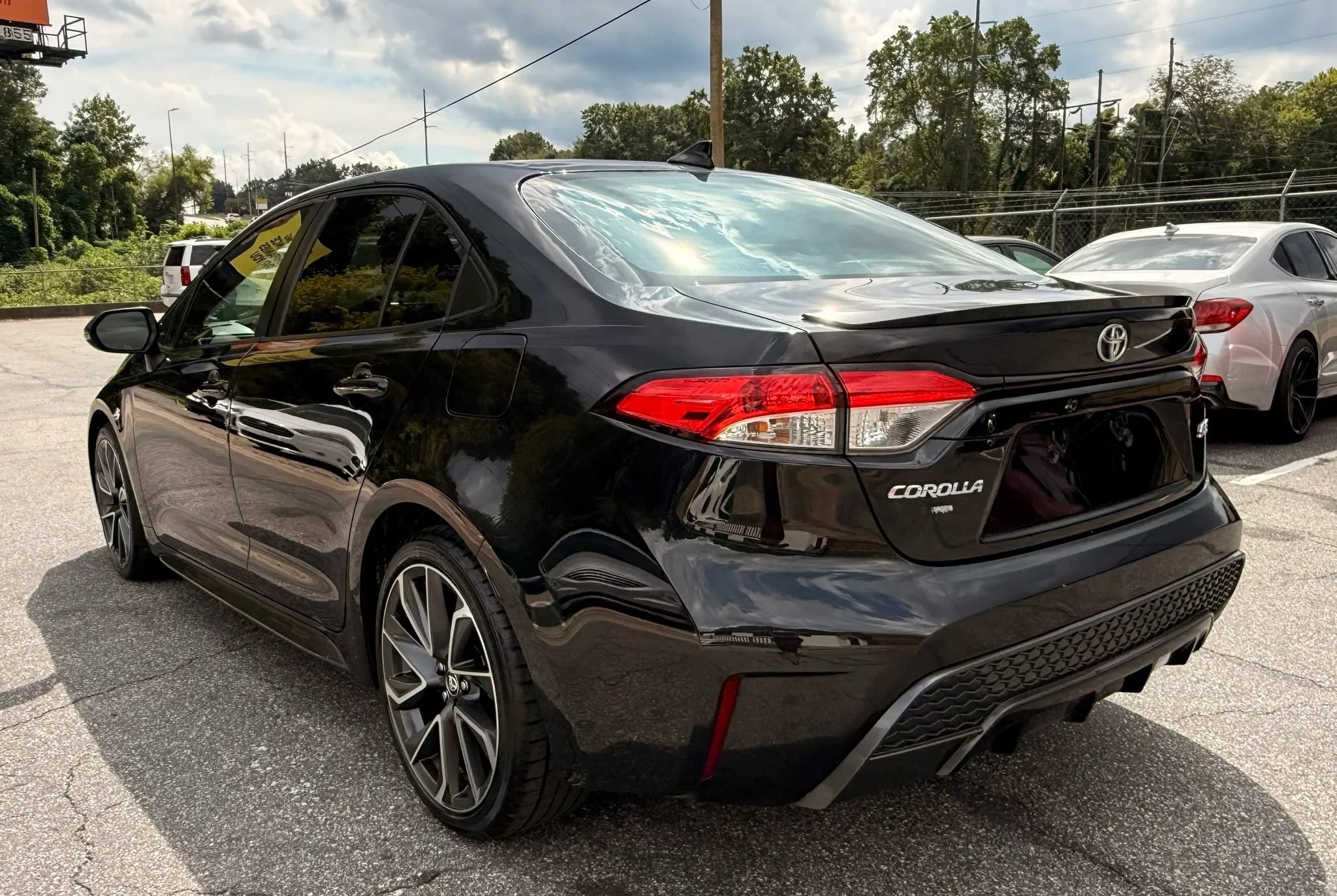 Used 2021 Toyota Corolla SE FWD image 6