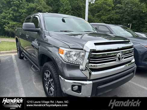 Used 2017 Toyota Tundra SR5 w/ TRD Off Road Package AWD/4WD image 1
