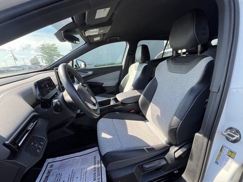Certified 2024 Volkswagen ID.4 Pro AWD/4WD image 10