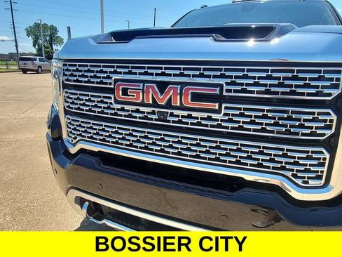 Certified 2023 GMC Sierra 3500 Denali w/ Denali Black Diamond Edition AWD/4WD image 32