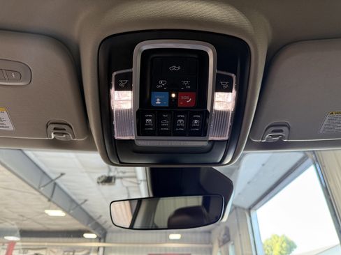 Used 2025 RAM 1500 Limited AWD/4WD image 23