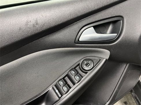 Used 2014 Ford Focus SE image 20