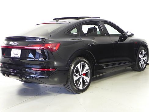 Used 2024 Audi Q8 e-tron Premium AWD/4WD image 7