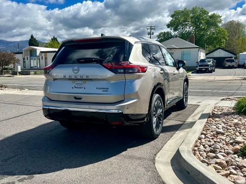 New 2026 Nissan Rogue Platinum AWD/4WD image 4