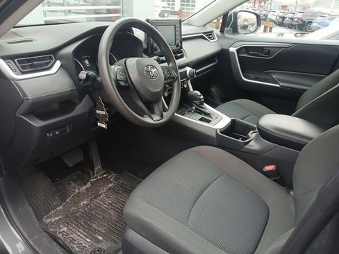 Used 2022 Toyota RAV4 LE image 8