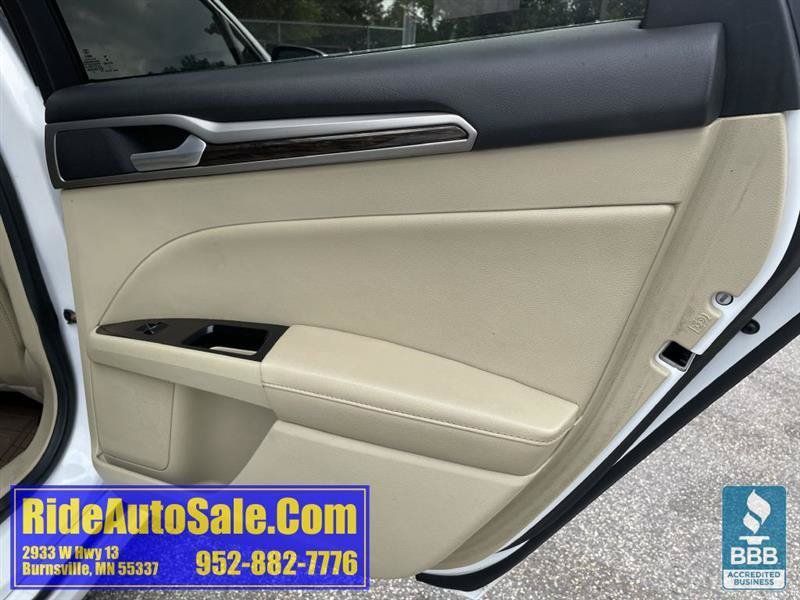 Used 2013 Ford Fusion SE FWD image 15