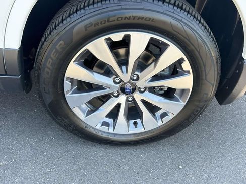 Used 2019 Subaru Outback 3.6R Touring AWD/4WD image 6