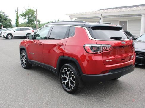 Used 2025 Jeep Compass Limited AWD/4WD image 6