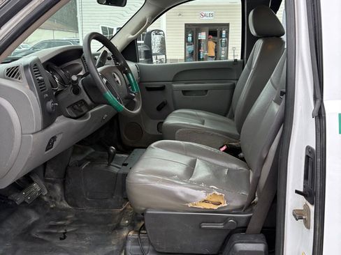 Used 2010 GMC Sierra 3500 W/T image 9