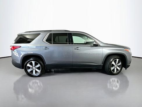 Used 2020 Chevrolet Traverse LT w/ LT Premium Package AWD/4WD image 8