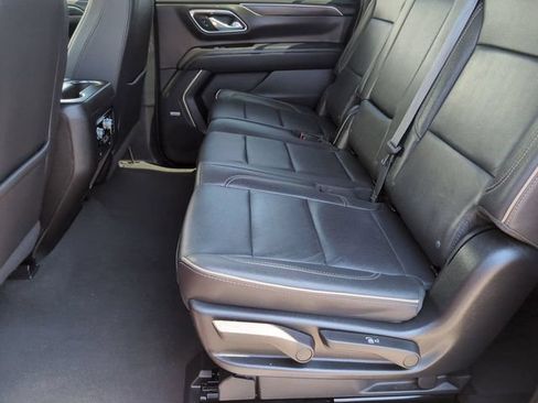 Certified 2024 GMC Yukon XL SLT RWD image 24