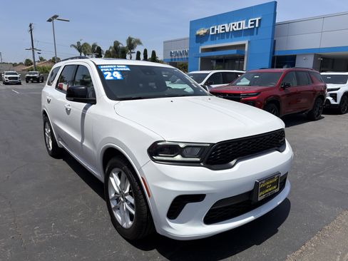 Used 2024 Dodge Durango GT RWD image 2