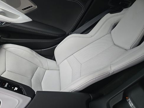 Used 2023 Chevrolet Corvette Stingray Preferred Cpe w/ Z51 Performance Package image 6