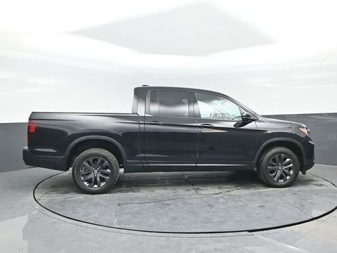 Used 2024 Honda Ridgeline Sport image 3