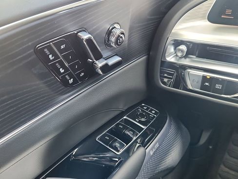 New 2026 Cadillac Lyriq Premium Luxury image 16