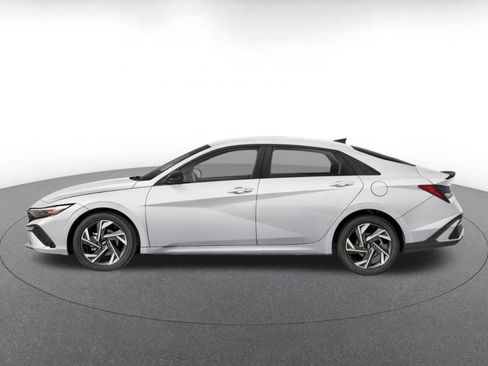 Used 2026 Hyundai Elantra Sport FWD image 3