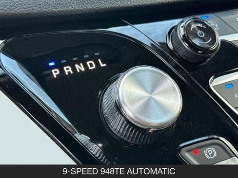 Used 2023 Chrysler Pacifica Touring-L FWD image 25