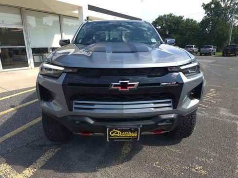 Used 2023 Chevrolet Colorado ZR2 image 2