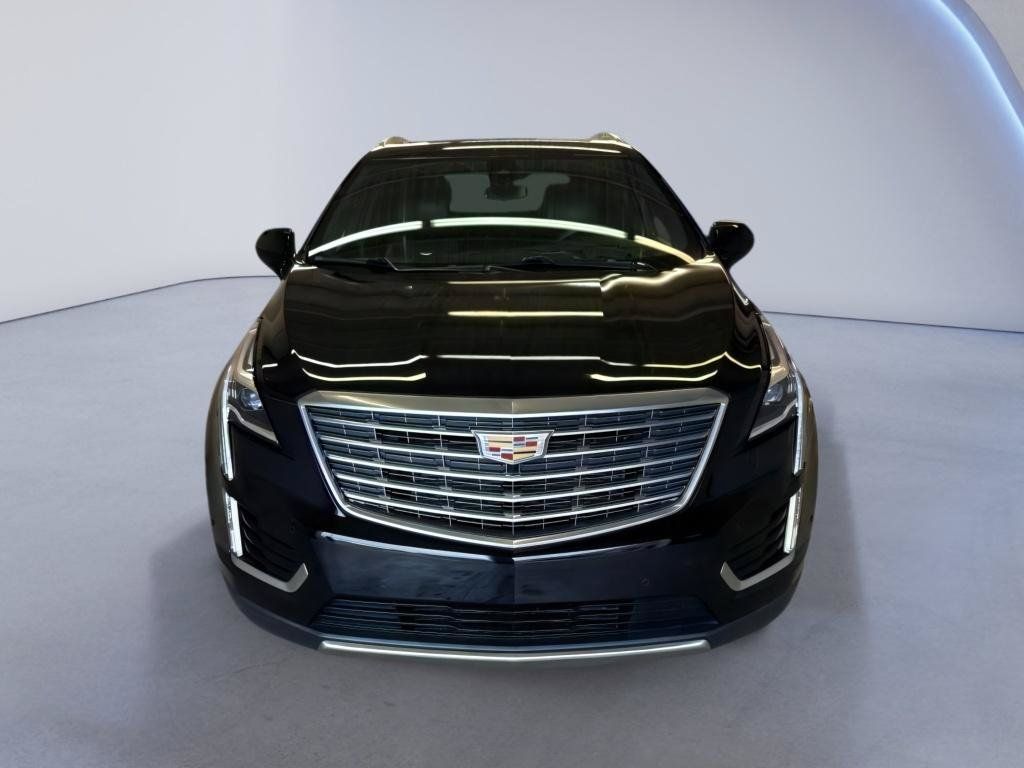 Used 2017 Cadillac XT5 Platinum w/ Driver Assist Package AWD/4WD image 2