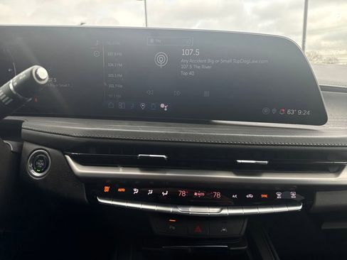 Used 2024 Cadillac XT4 Premium Luxury image 19