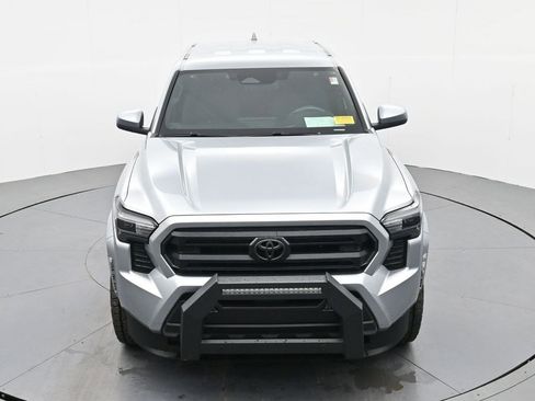 Used 2025 Toyota Tacoma SR5 AWD/4WD image 17