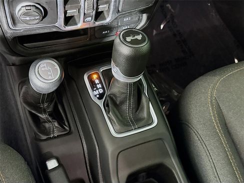 Used 2024 Jeep Wrangler Unlimited Sport AWD/4WD image 17