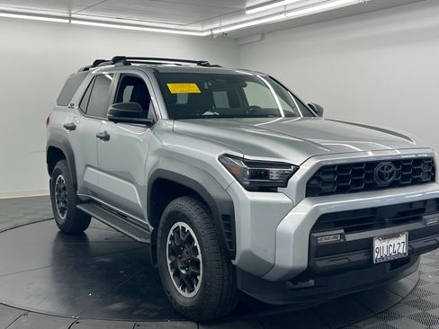 Used 2025 Toyota 4Runner TRD Off-Road Premium AWD/4WD image 3