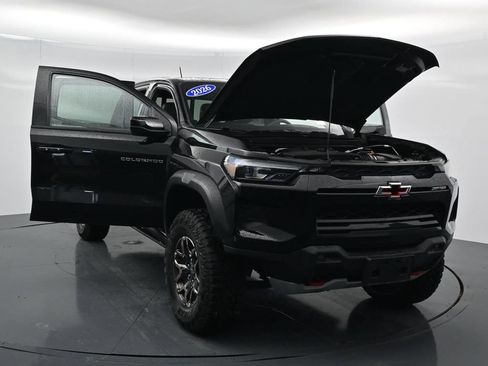 Used 2025 Chevrolet Colorado ZR2 AWD/4WD image 35