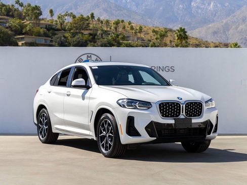 Certified 2025 BMW X4 xDrive30i w/ Premium Package image 2