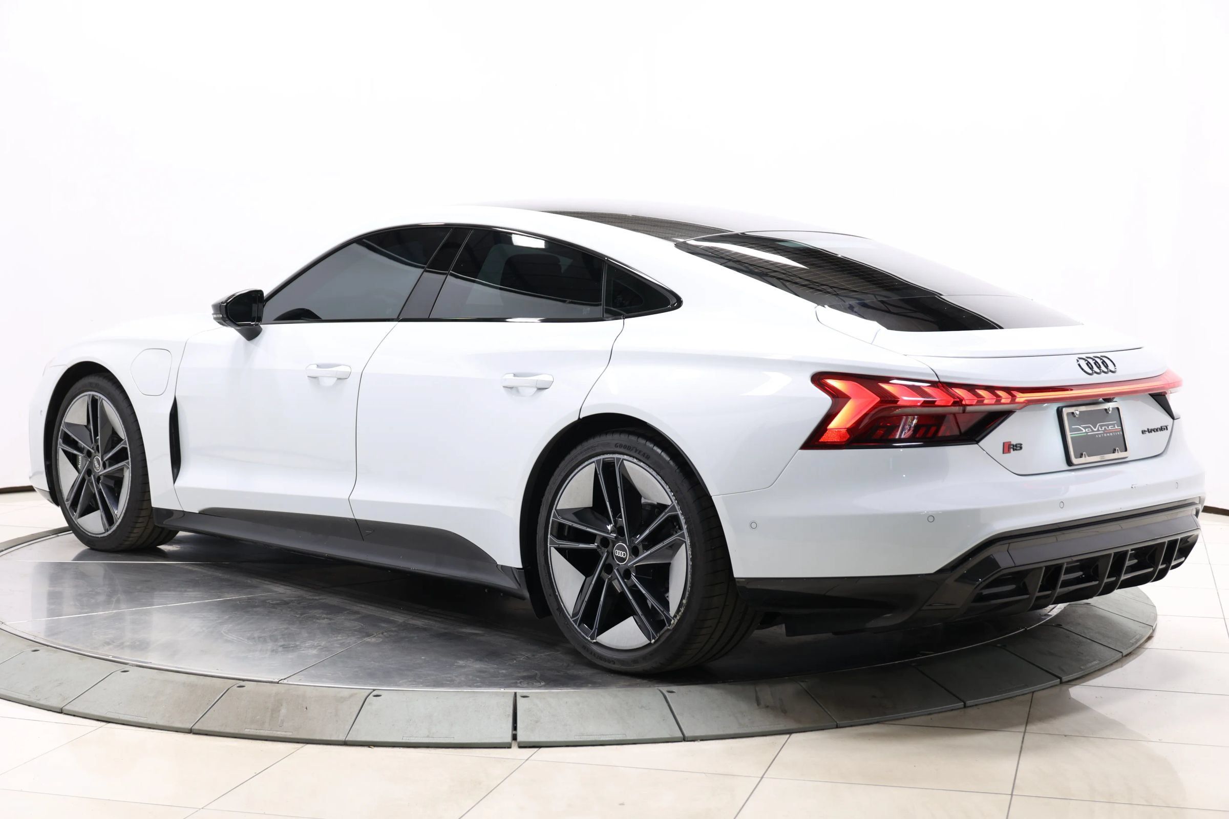 Used 2023 Audi RS e-tron GT w/ Carbon Performance Package AWD/4WD image 61