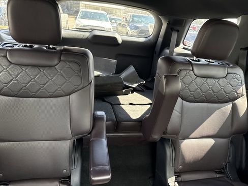 Used 2025 Ford Explorer Platinum w/ Ultimate Package image 16