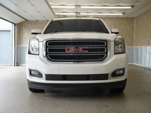 Used 2017 GMC Yukon XL SLT AWD/4WD image 2