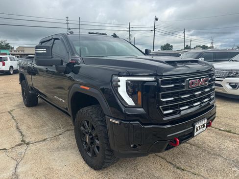 Used 2025 GMC Sierra 2500 AT4 w/ AT4 Preferred Package AWD/4WD image 7