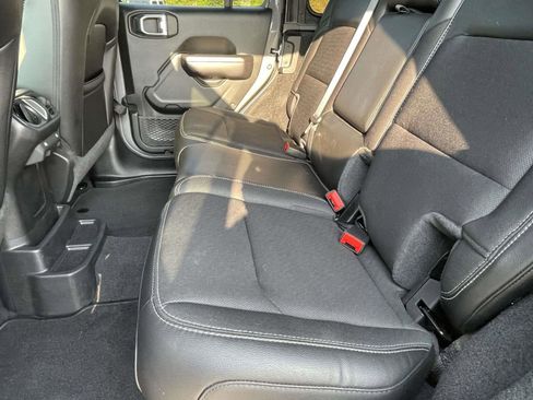 Used 2021 Jeep Wrangler Unlimited Sport image 27